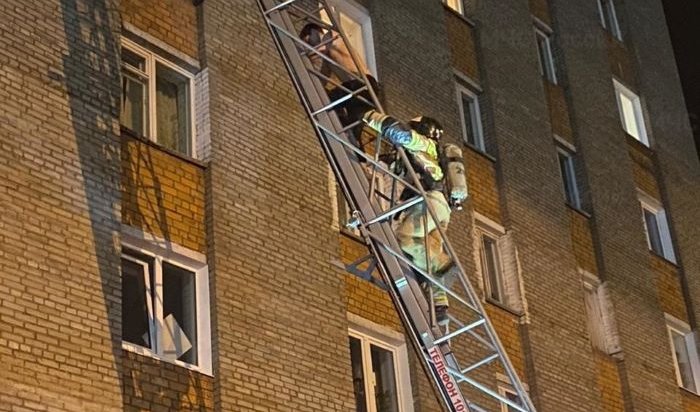 Два человека пострадали в пожаре в Братске