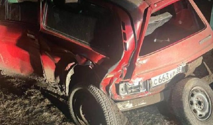 В Аларском районе водитель Mazda устроил ДТП, скрылся и бросил машину в другом месте