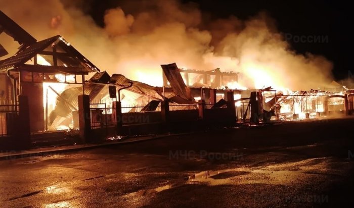 Придорожное кафе полностью сгорело в Баяндае