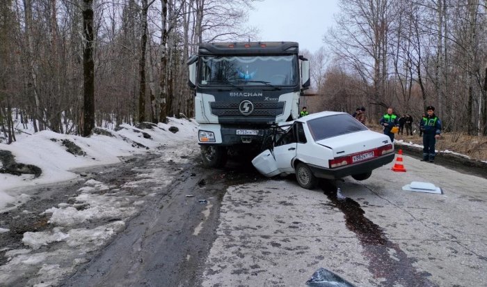 Водитель «ВАЗ» погиб в ДТП в Байкальске