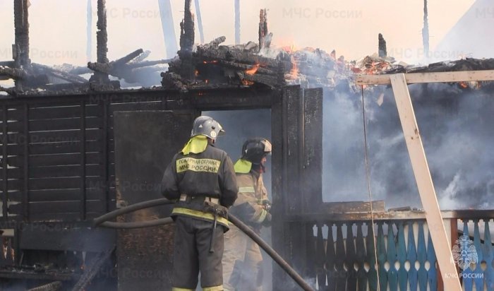 Два человека погибли при пожаре в Тулуне