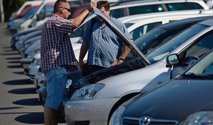 В России средняя цена автомобиля с пробегом снизилась на 6,4% в первом квартале 2023 года