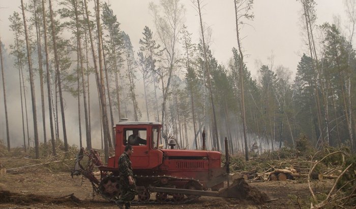 Два лесных пожара потушили в Иркутской области за сутки