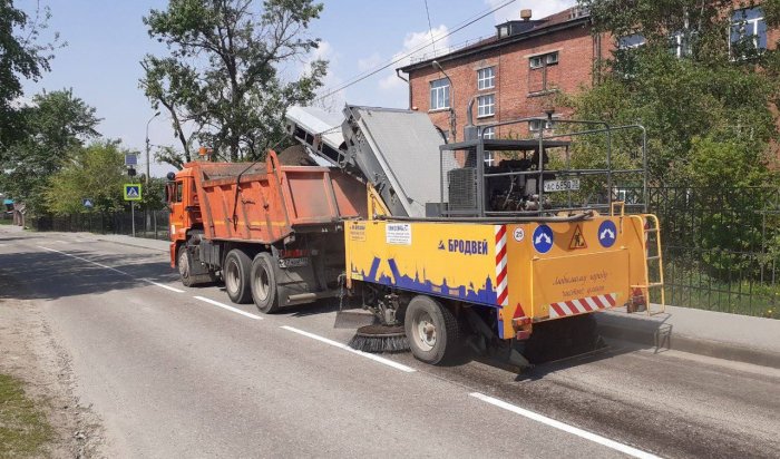Более 300 тонн мусора вывезли с улиц Иркутска с начала июня