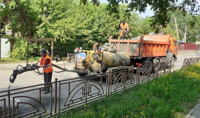 Круглосуточный ямочный ремонт дорог продолжается в Иркутске