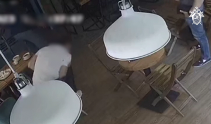 В Ангарске мужчина устроил стрельбу в кафе (Видео)