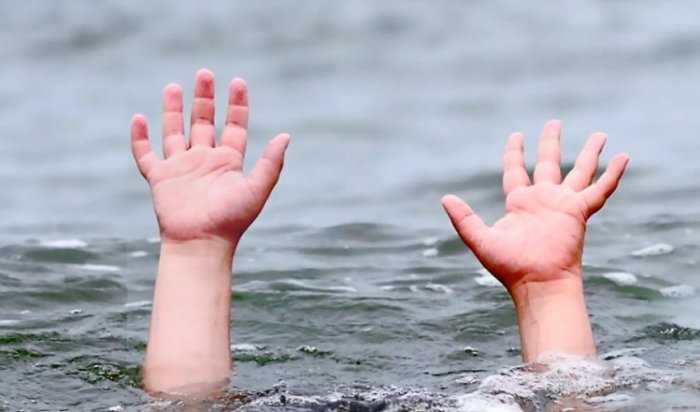 В Жигаловском районе ребенок утонул в бочке с водой