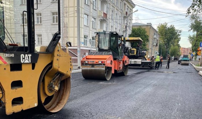 В Иркутске продолжают ремонтировать дороги