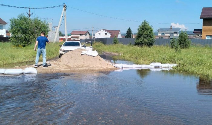 Режим ЧС был введен в некоторых округах Иркутска из-за затоплений