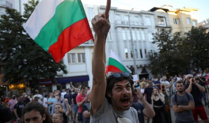 Массовые акции против насилия над женщинами прошли в более чем 40 городах Болгарии