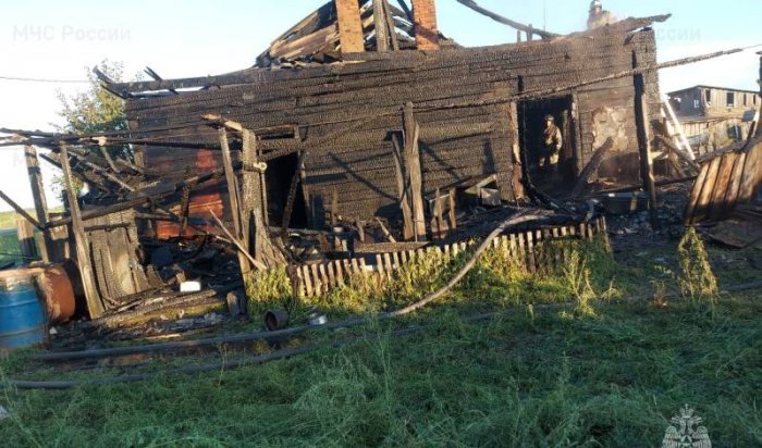 Два человека погибли при пожаре в Тулунском районе