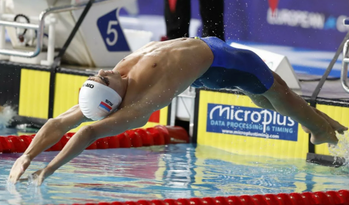 Международная федерация плавания допустила россиян до соревнований в нейтральном статусе