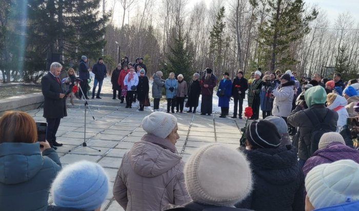 В Пивоварихе почтили память жертв политических репрессий