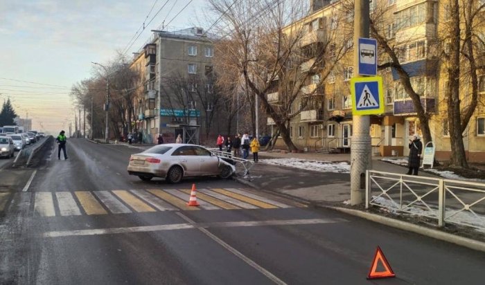 В Иркутске водитель Audi A4 сбил 8-летнего мальчика на пешеходном переходе (Видео)