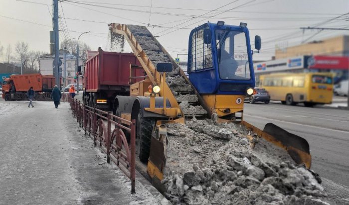 Более 430 тонн снега вывезли с улиц Иркутска за сутки