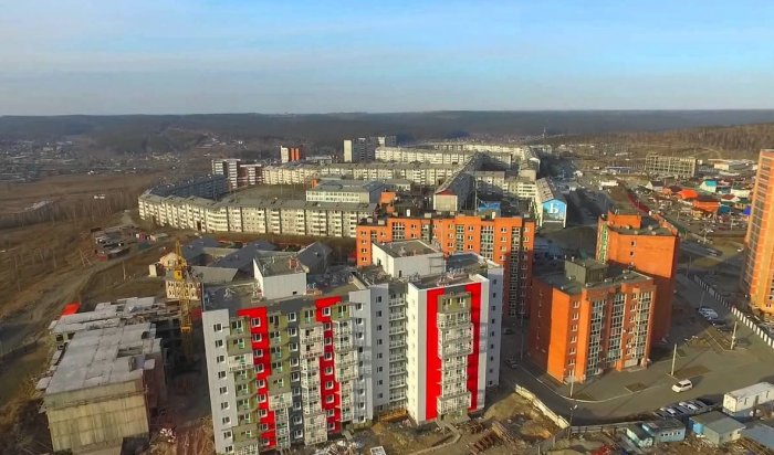 В Топкинском микрорайоне Иркутска завершается реконструкция сквера