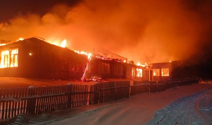В Нижнеилимском районе горела школа