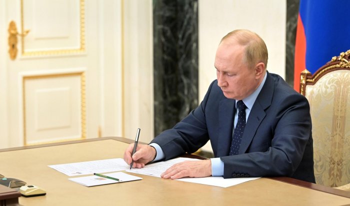 Трое жителей Иркутской области удостоены государственных наград