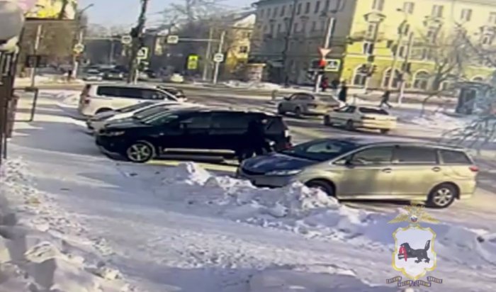 Полицейские за несколько часов нашли угонщика автомобиля во Втором Иркутске