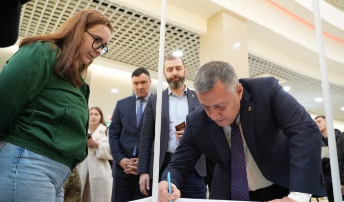 В Иркутске собирают подписи в поддержку Владимира Путина
