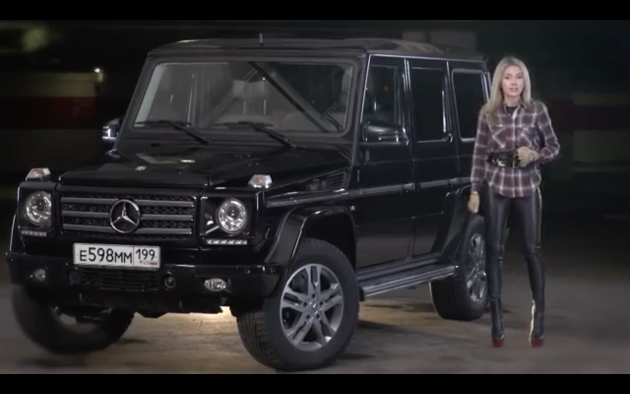 Mercedes Benz Gelandewagen and girls