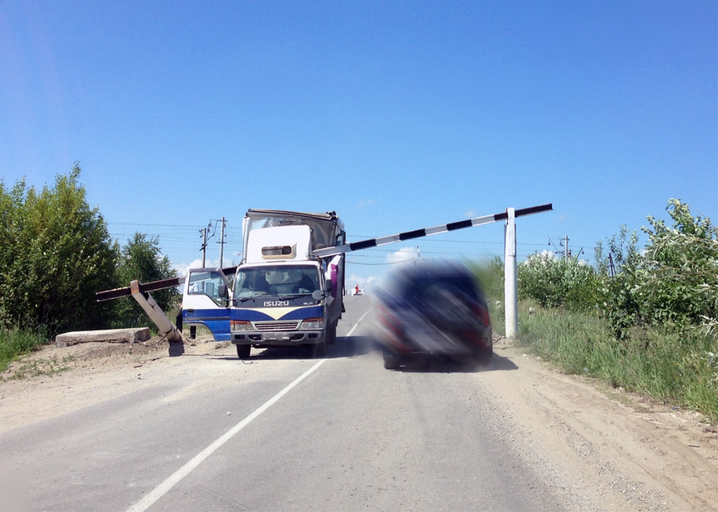 Под иркутском. Спуск грузовика. Переезд в Иркутск. Переезд поезда габаритный вороты. Переезды в п. Смоленщина.