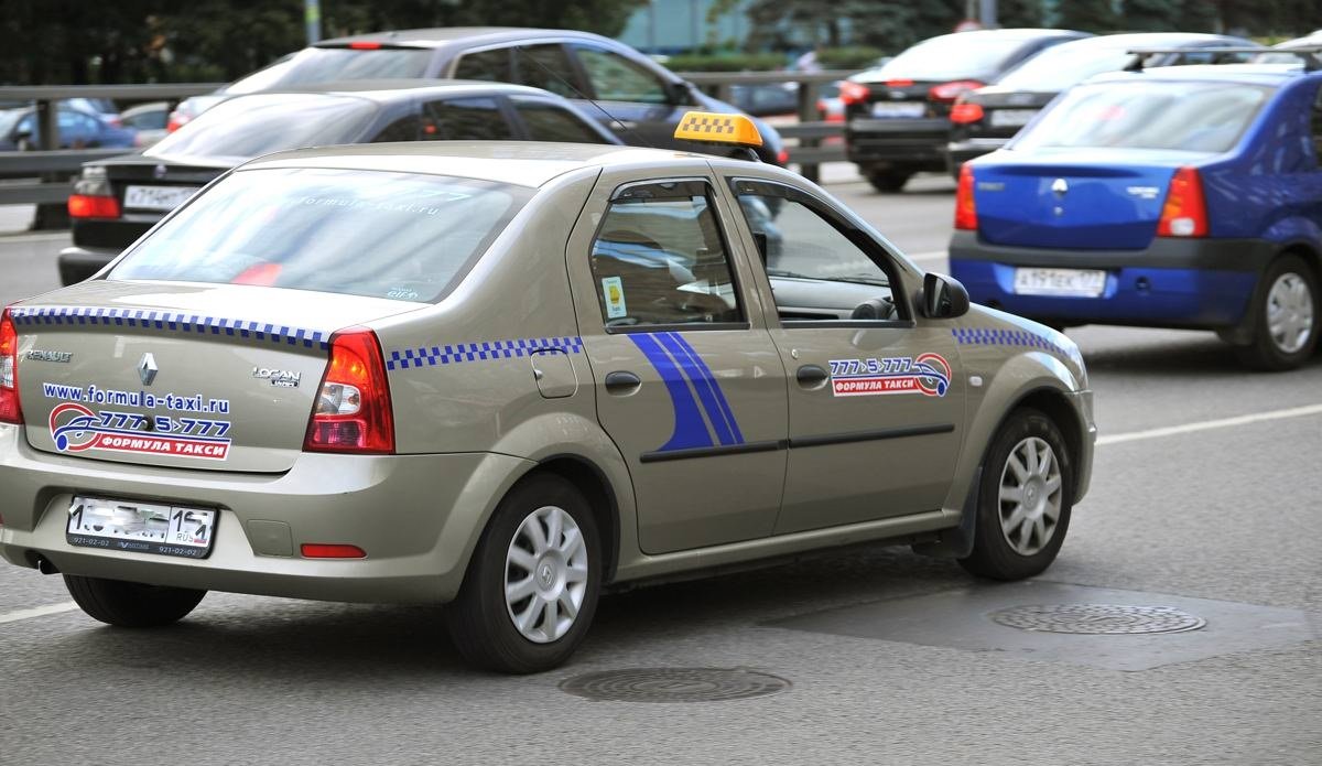 renault logan taxi