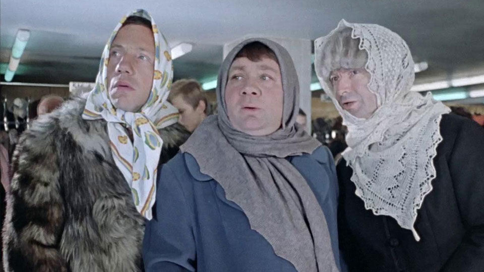 В Москве мужчина, переодетый в женщину, пытался оформить кредит - Общество - WEACOM.RU