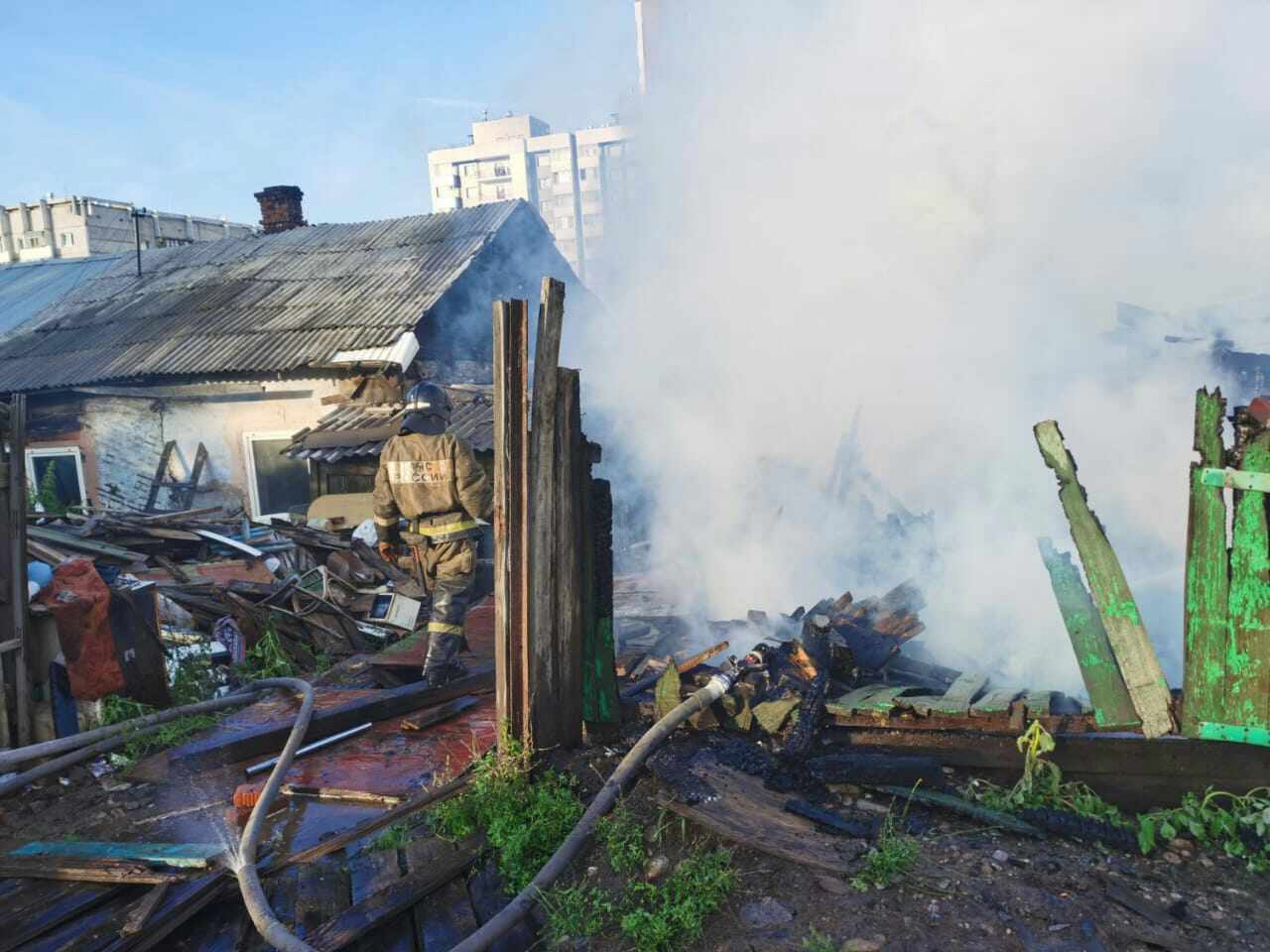 Пожар в двухквартирном доме