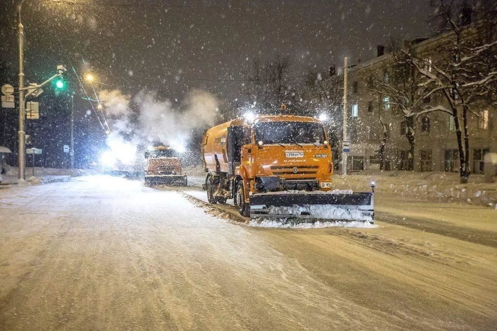 Расчистка снега автомобилем