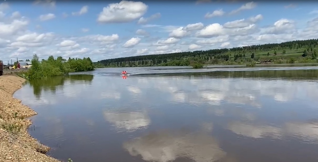 На диаграмме видно что уровень воды в колодце заметно повысился в апреле впр