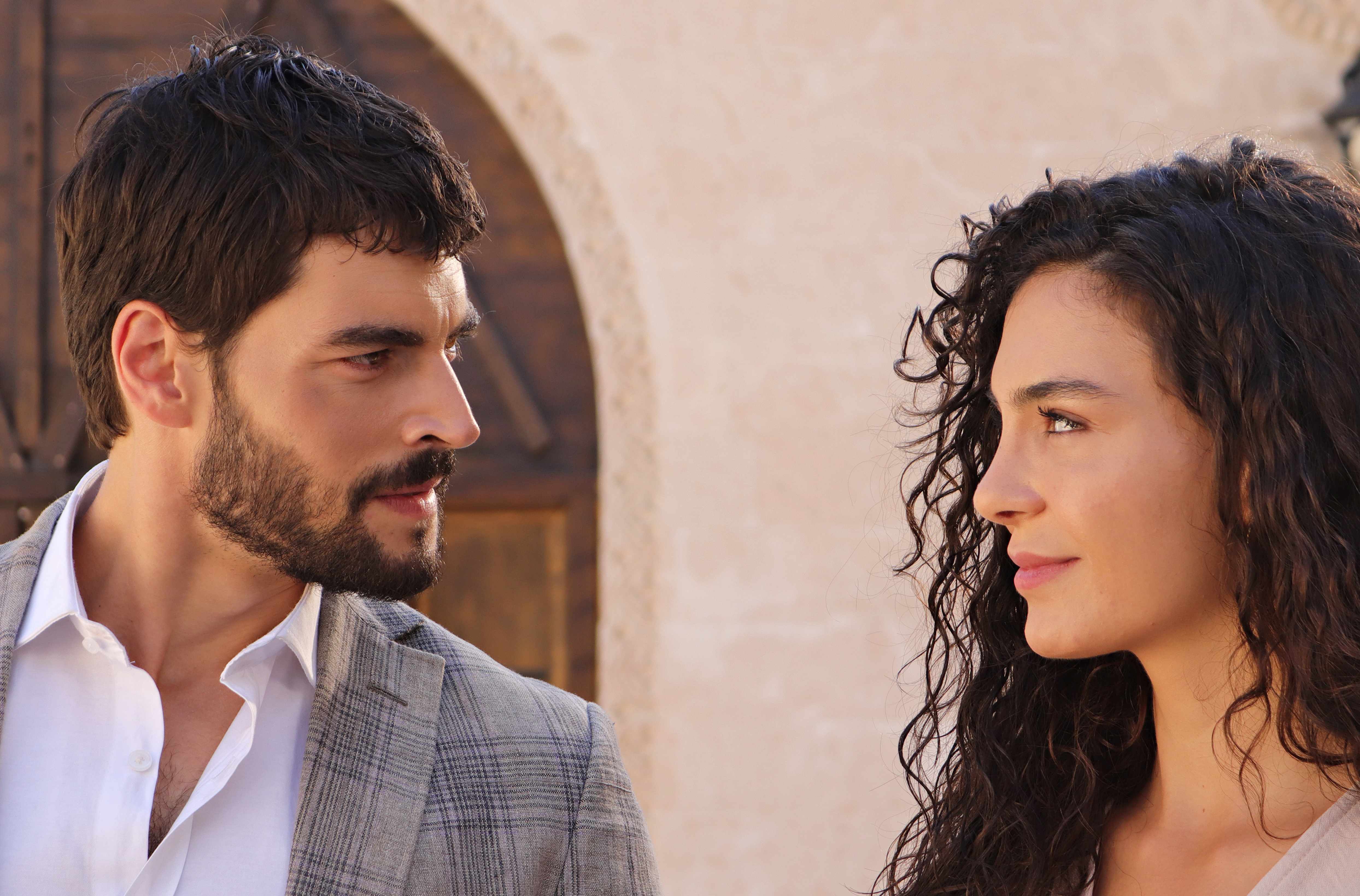 Включи ветреный. Миран Рейян турецкий сериал. Ветреный Hercai. Ветреный турецкий сериал. Hercai сериал.