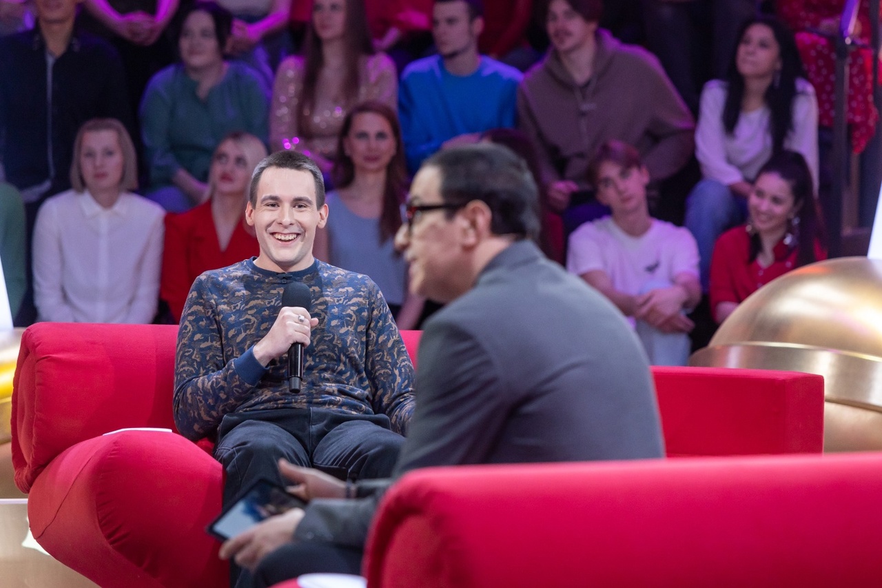 Шоу конфетка на тнт ведущие. Участники конфетка. Участники конфетка. Юмористические шоу на тнт. Шоу конфетка ведущие.