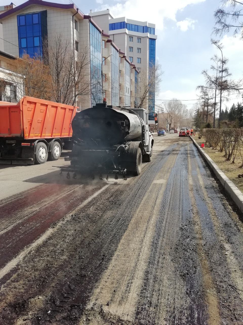 Ямочный ремонт продолжается на дорогах Иркутска в выходные дни | 23.04.2023  | Новости Иркутска - БезФормата