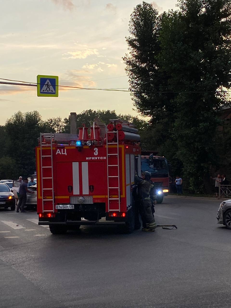 Автомобиль перевернулся на улице Баррикад в Иркутске | 26.07.2023 | Новости  Иркутска - БезФормата