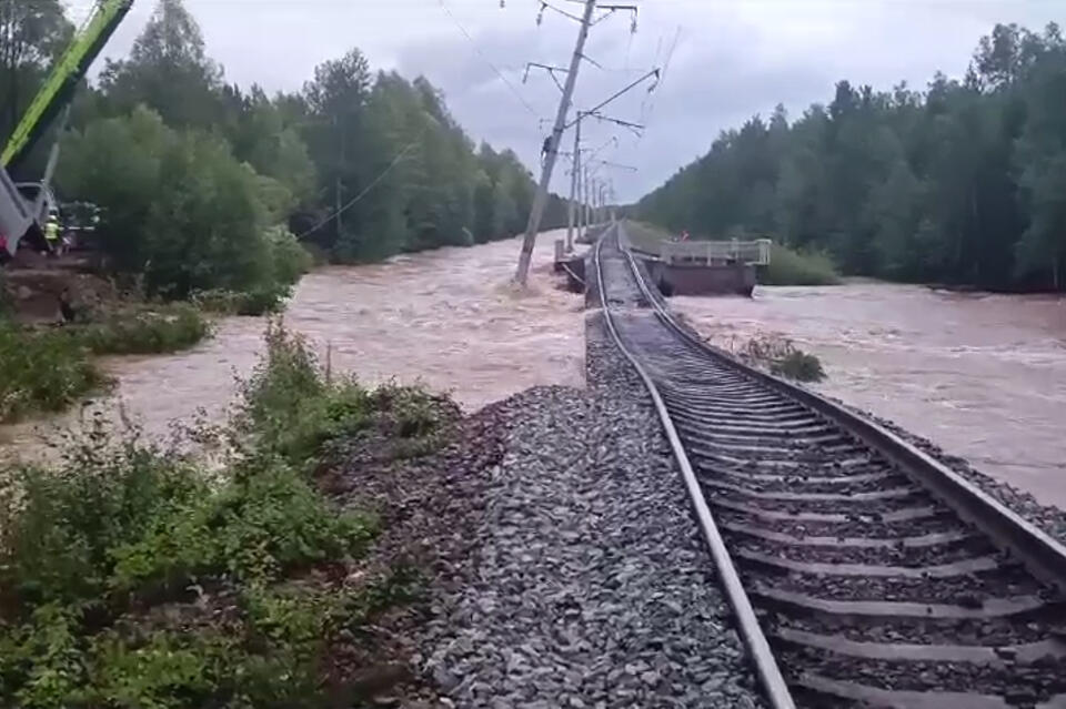 Движение местных поездов остановлено на западе Чехии после сильных дождей